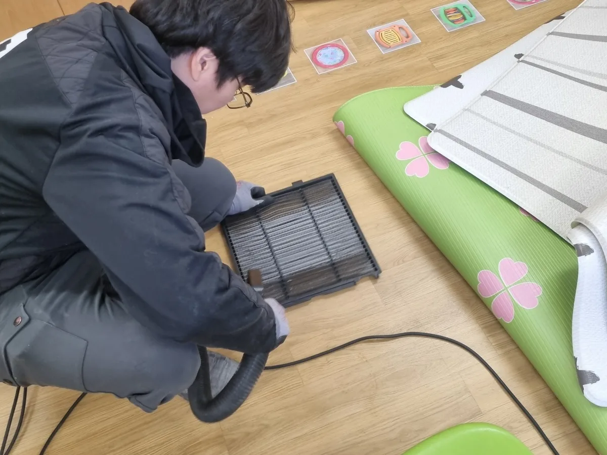 천안시 서북구 불당동 놀이방 낮잠실 장비 주변 정밀 위생청소 사례 - 행진크린