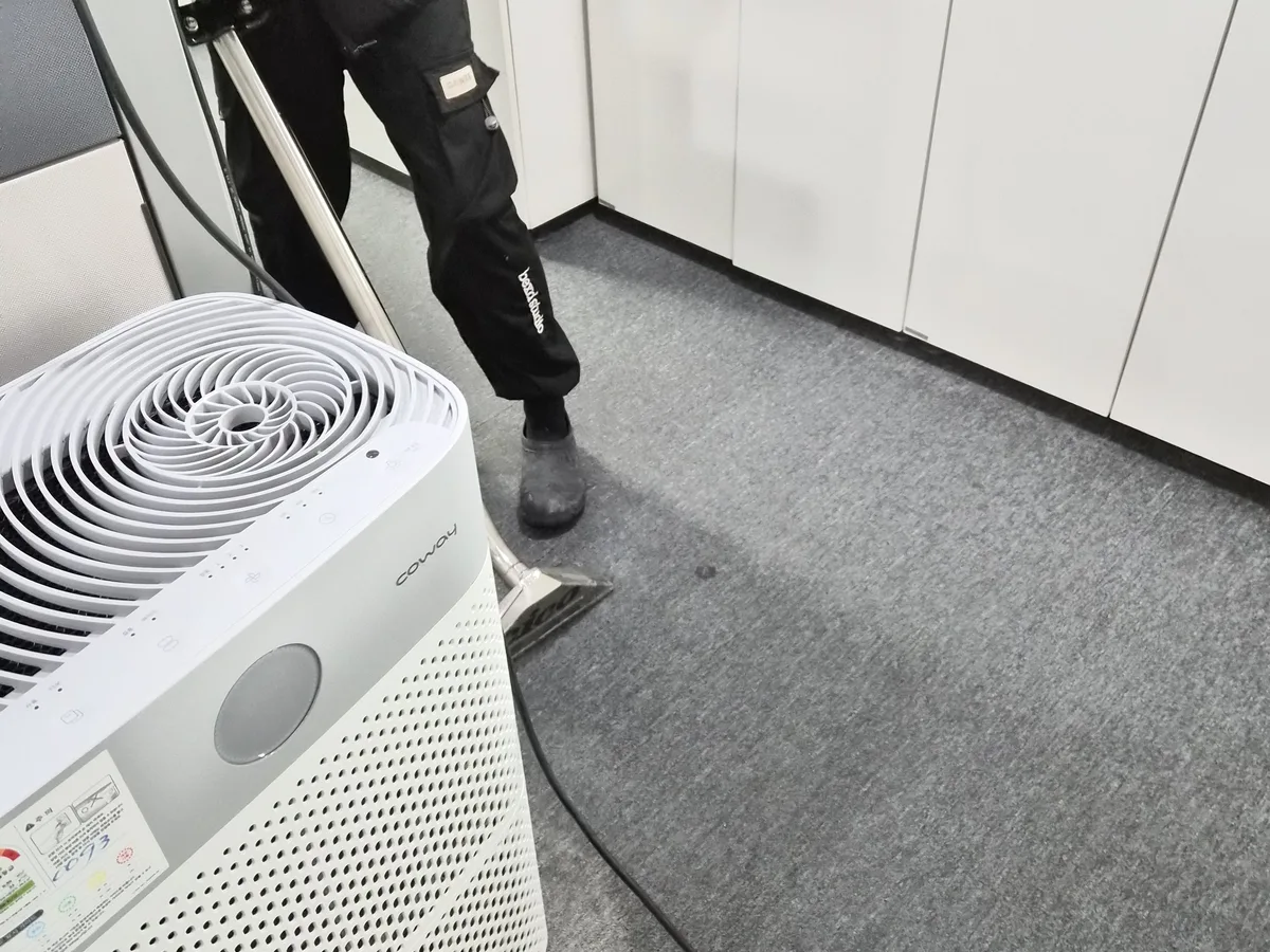 천안시 서북구 성환읍 사업장 로비·복도 카페트 바닥 위생청소 사례 - 행진크린